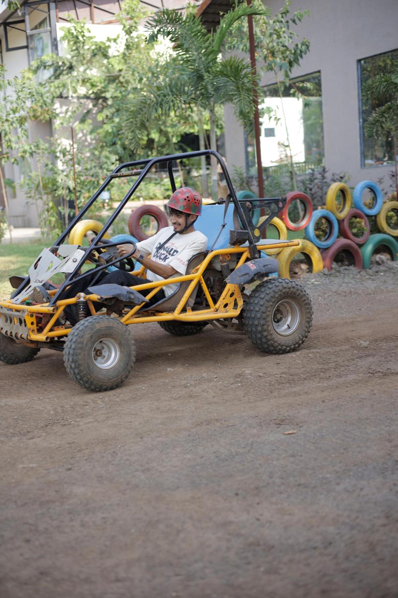Vits Roccia Hill Resort And Adventure Park, Navapur Songadh Екстериор снимка